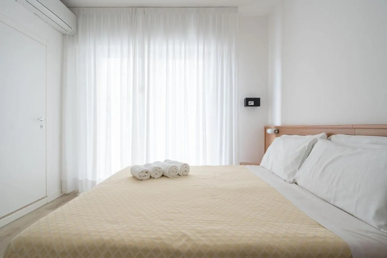 Hotel Boston 3 Stelle Superior Frontemare Lido di Jesolo 3*,