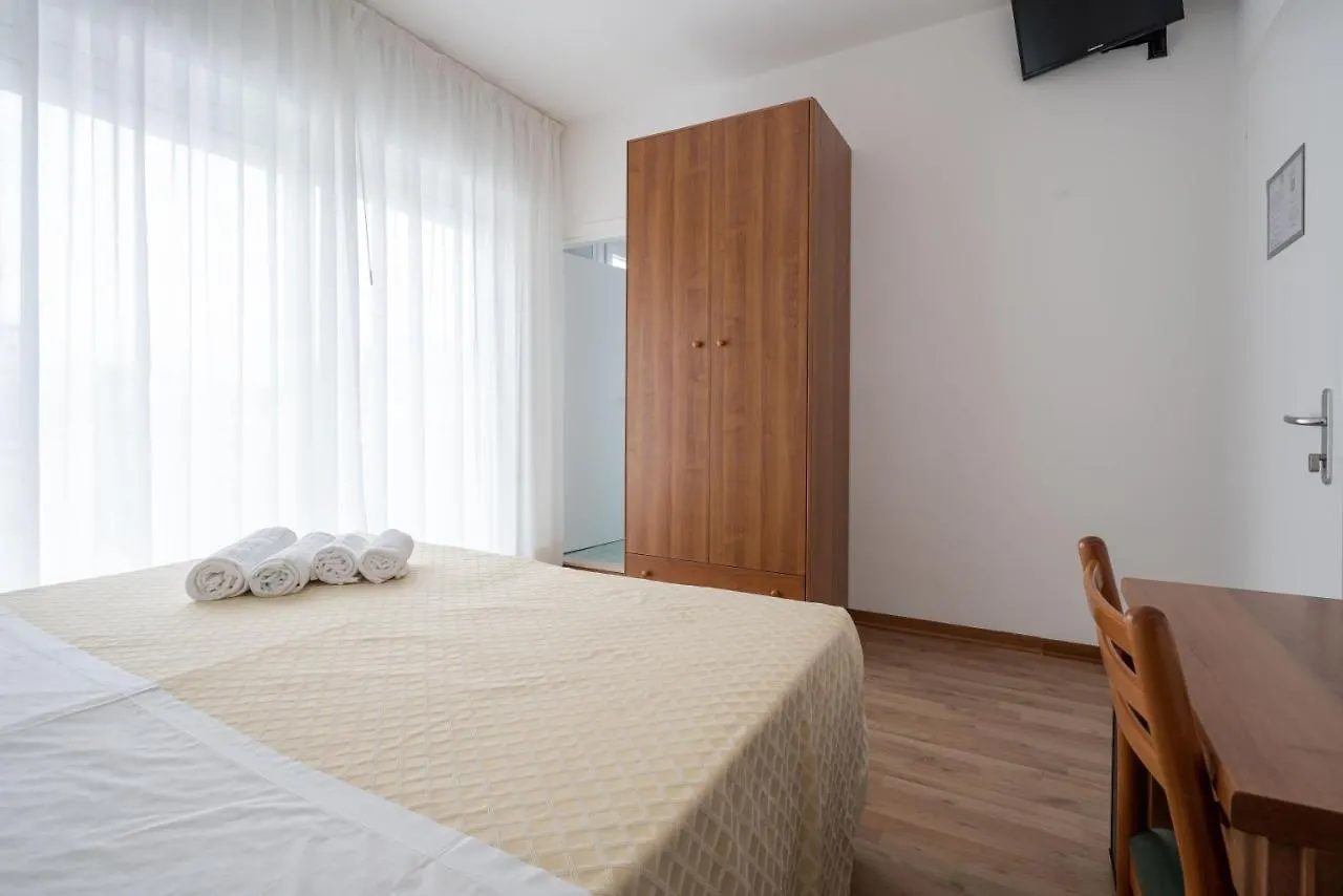 Hotel Boston 3 Stelle Superior Frontemare Lido di Jesolo 3*,  Italy