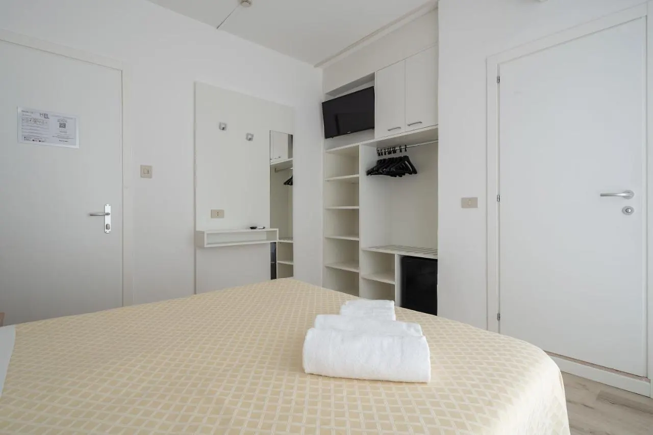 Hotel Boston 3 Stelle Superior Frontemare Lido di Jesolo 3*,  Italy