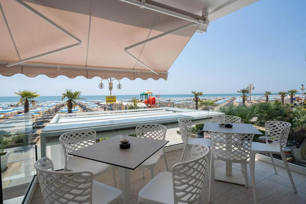 Hotel Boston 3 Stelle Superior Frontemare Lido di Jesolo