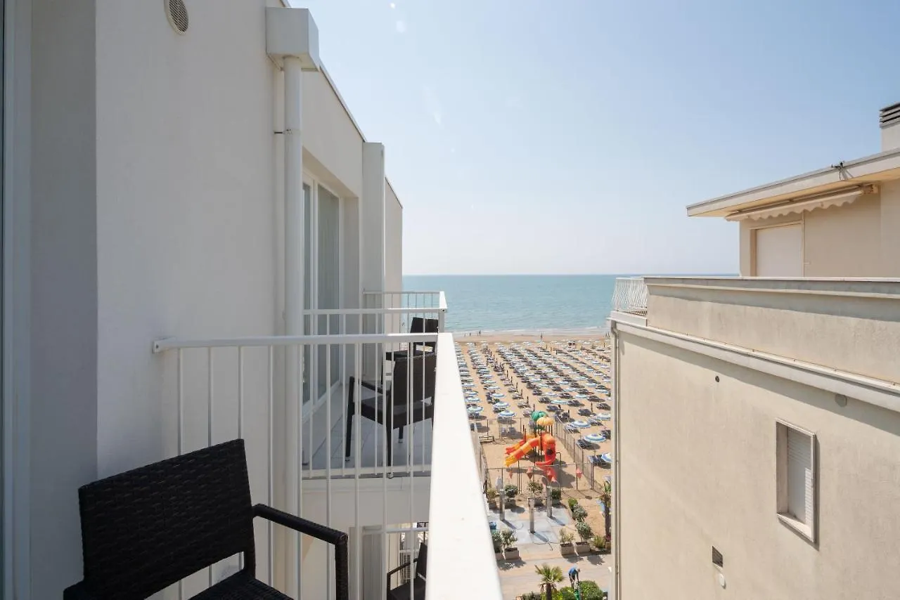 Hotel Boston 3 Stelle Superior Frontemare Lido di Jesolo