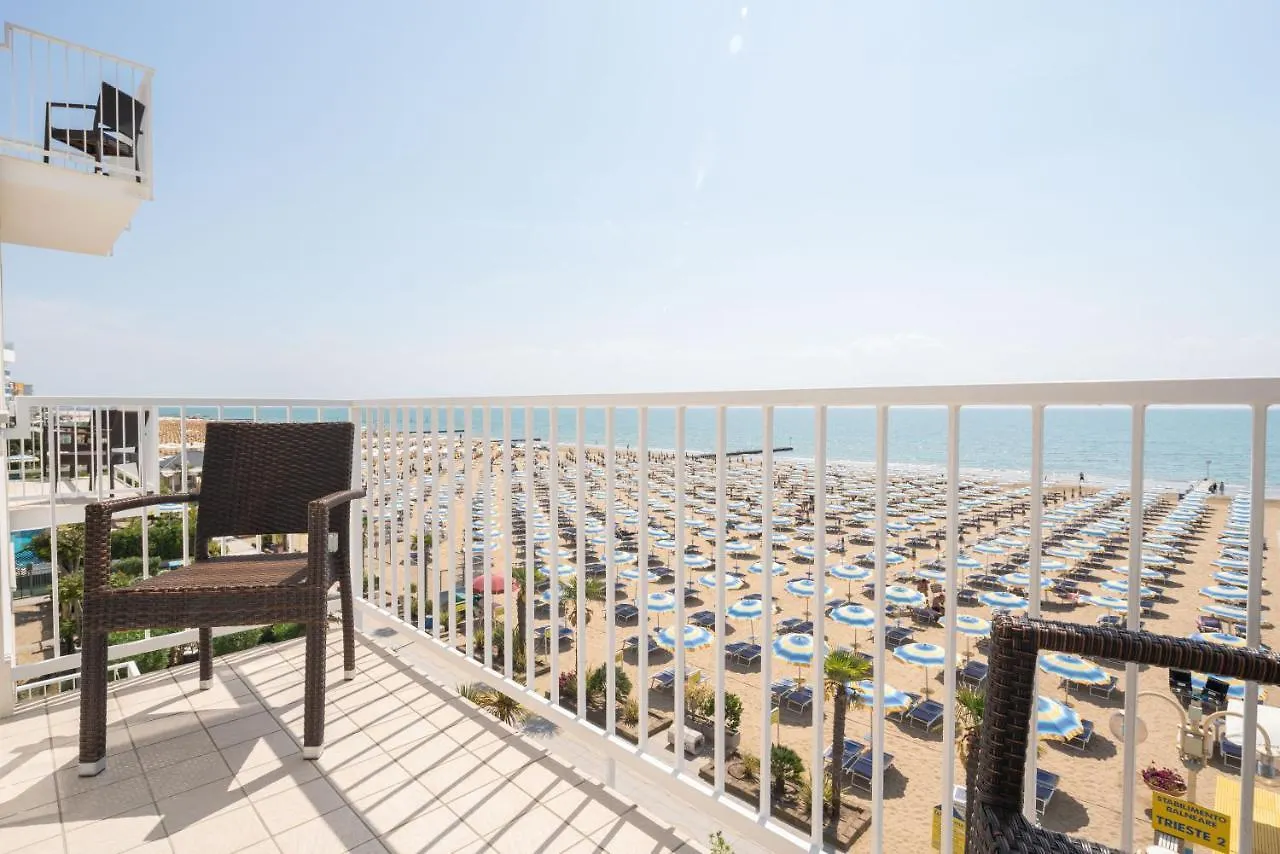 Hotel Boston 3 Stelle Superior Frontemare Lido di Jesolo