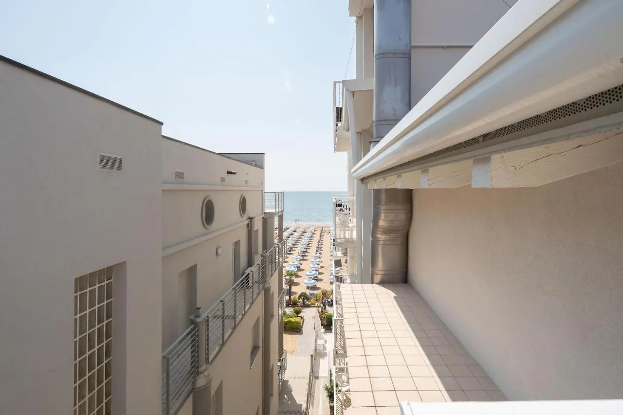 Hotel Boston 3 Stelle Superior Frontemare Lido di Jesolo 3*,  Italy