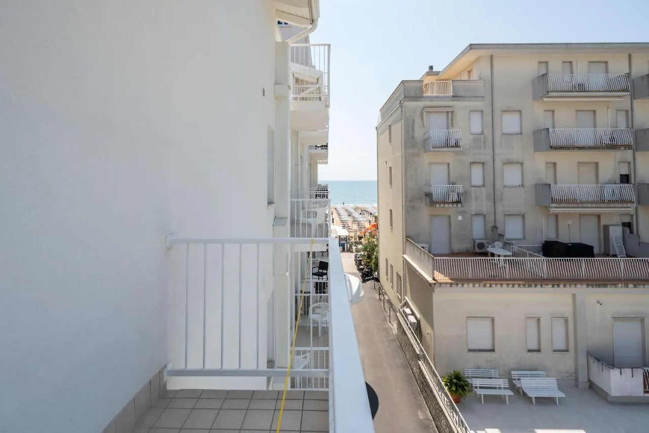 Hotel Boston 3 Stelle Superior Frontemare Lido di Jesolo