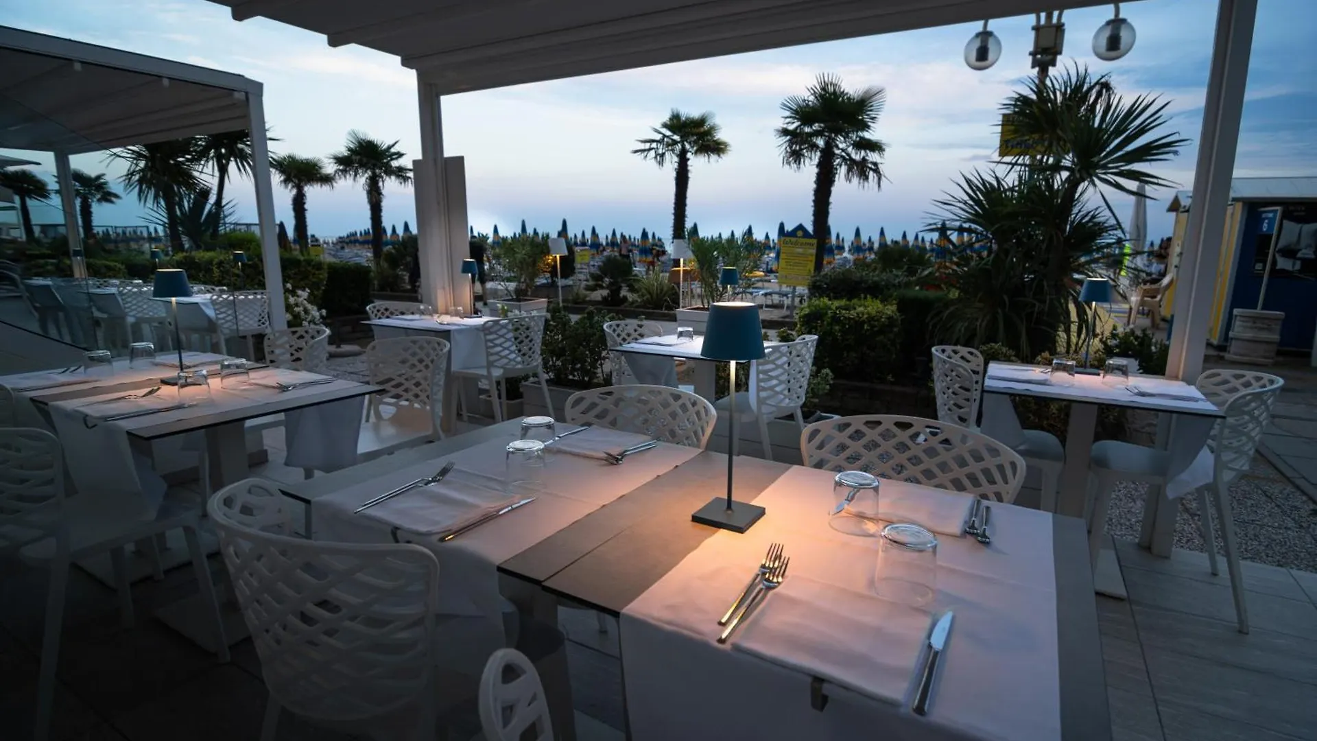 Hotel Boston 3 Stelle Superior Frontemare Lido di Jesolo Italy